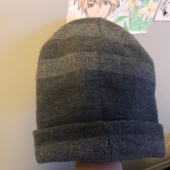 Love Beanie - Picture 2 of 4